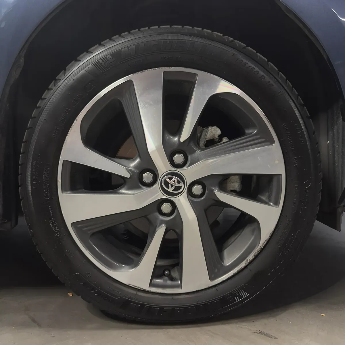 Mira esta publicación de Toyota Yaris 2020 en Motordil