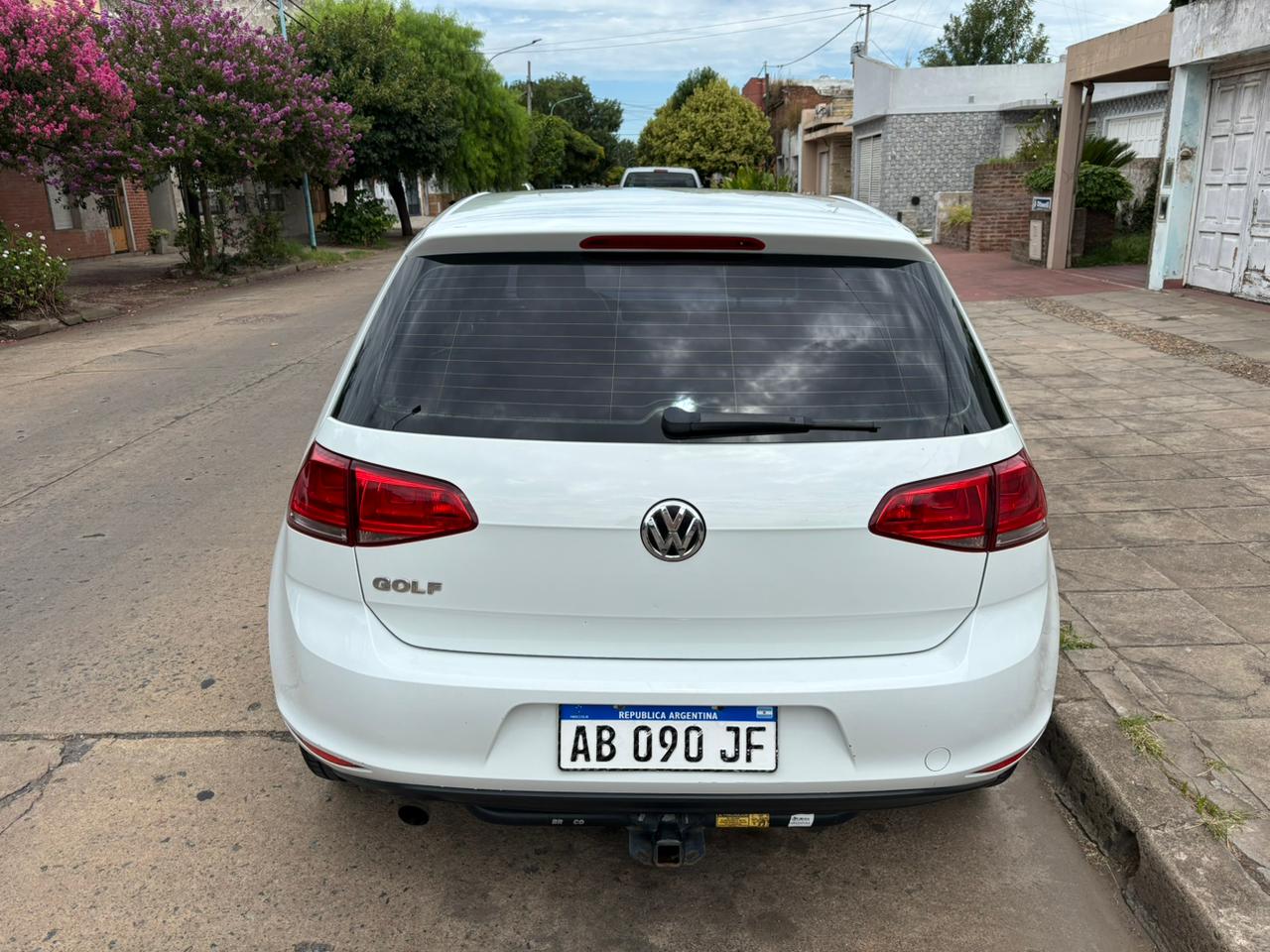 Mira esta publicación de Volkswagen Golf 2017 en Motordil