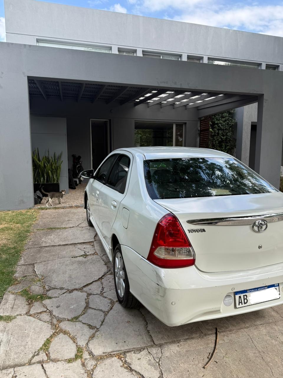 Mira esta publicación de Toyota Etios 2017 en Motordil