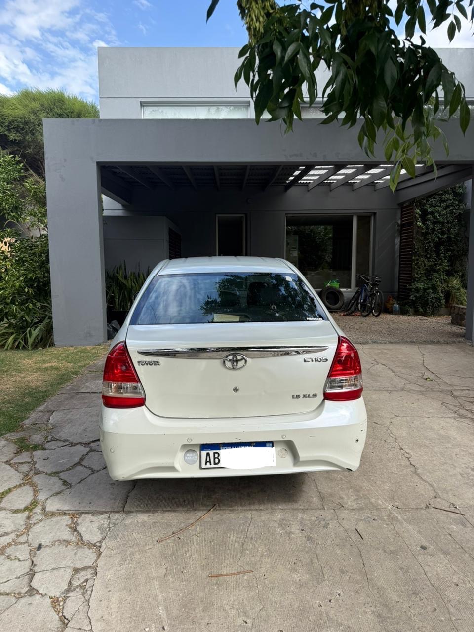 Mira esta publicación de Toyota Etios 2017 en Motordil