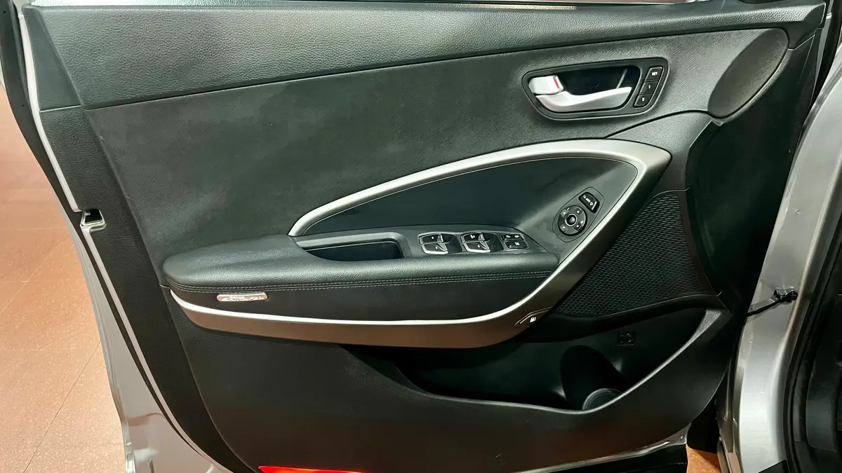 Mira esta publicación de Hyundai Grand Santa Fe 2018 en Motordil