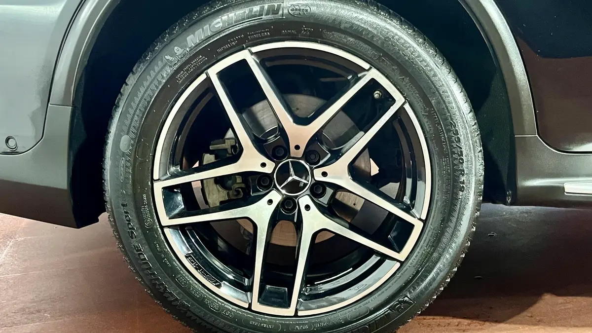 Mira esta publicación de Mercedes Benz GLC 2017 en Motordil