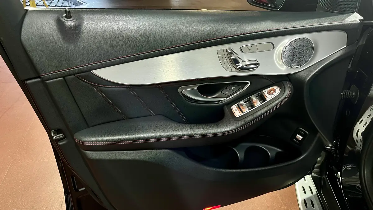 Mira esta publicación de Mercedes Benz GLC 2017 en Motordil