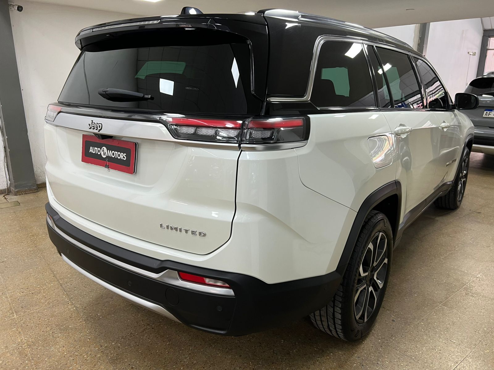 Mira esta publicación de Jeep Commander 2023 en Motordil