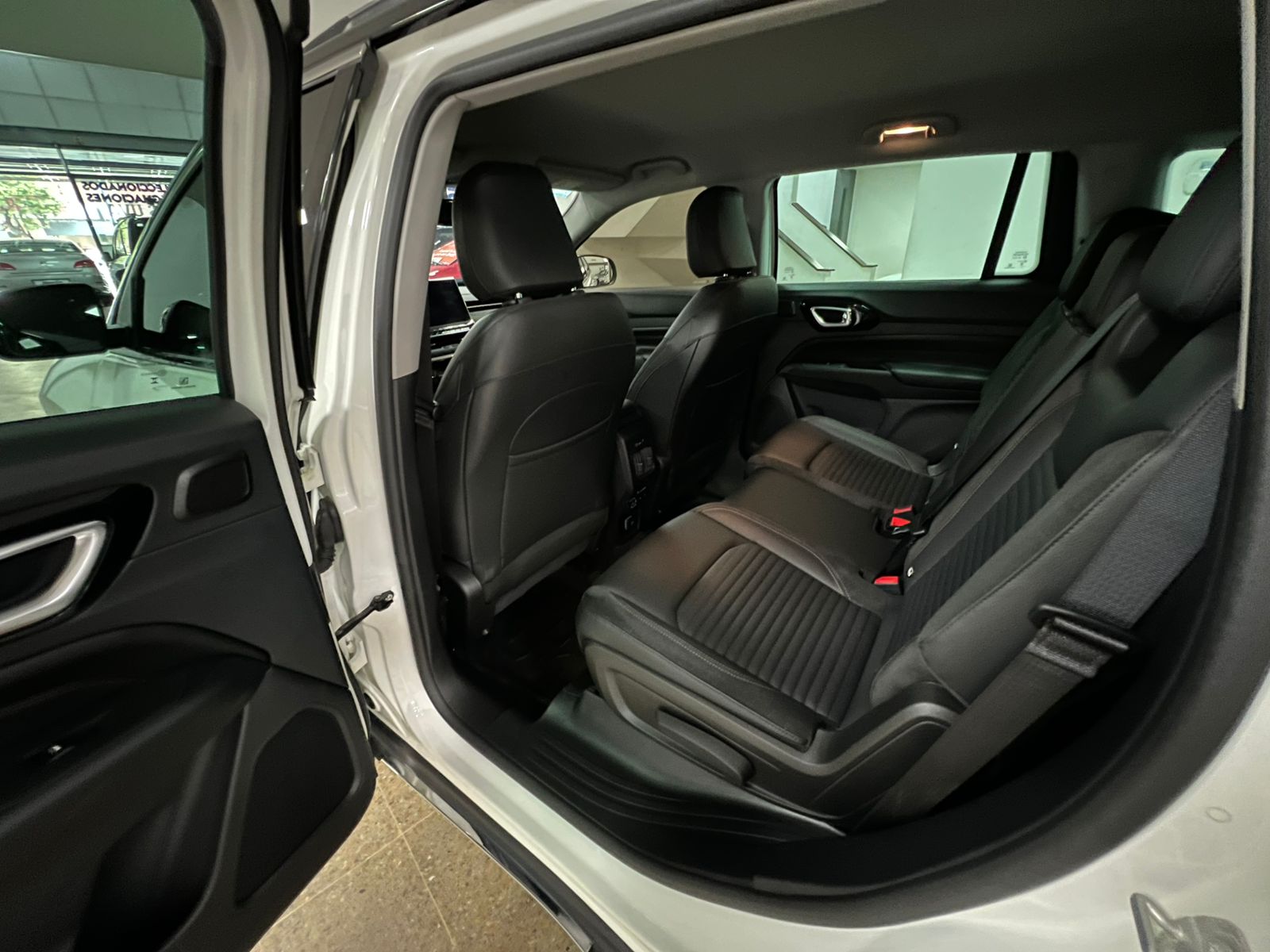 Mira esta publicación de Jeep Commander 2023 en Motordil