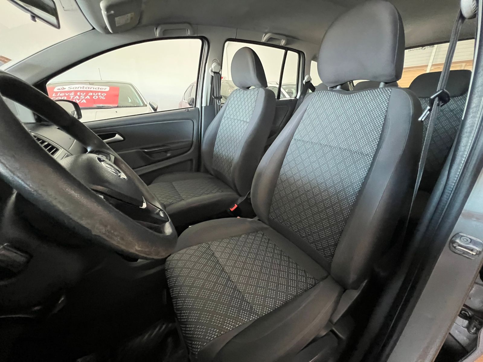 Mira esta publicación de Volkswagen Suran 2016 en Motordil