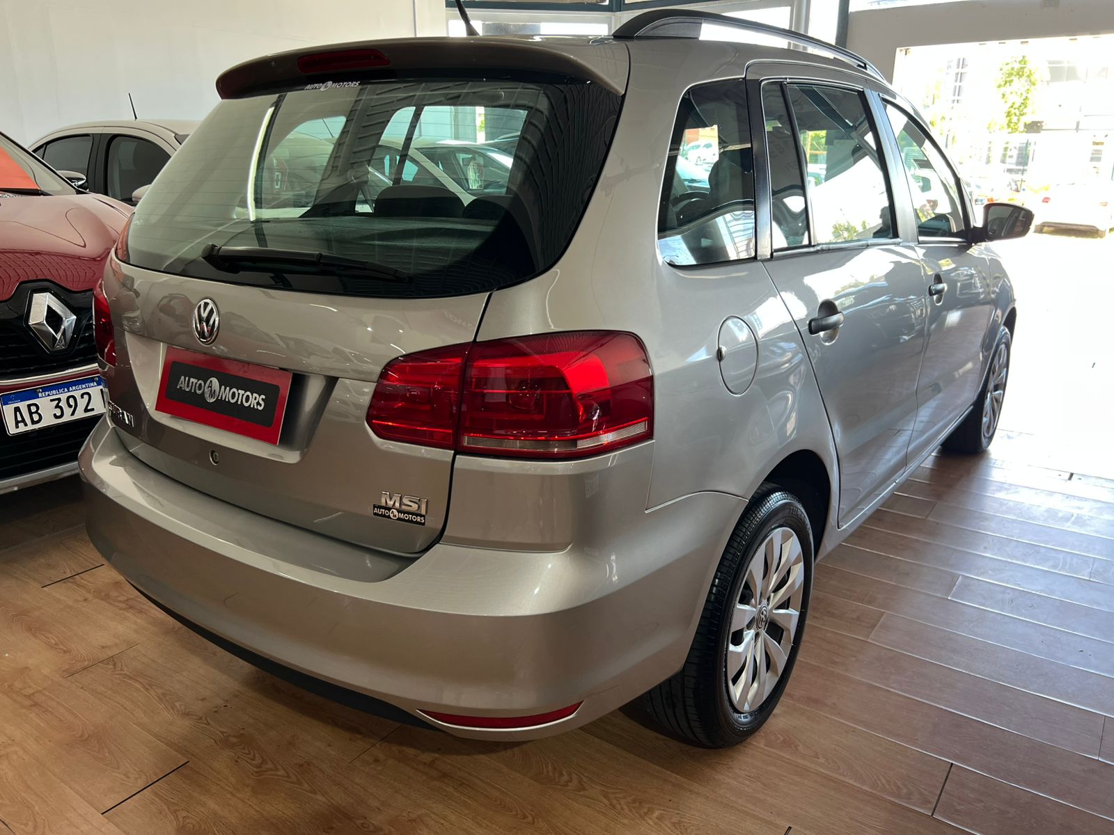 Mira esta publicación de Volkswagen Suran 2016 en Motordil