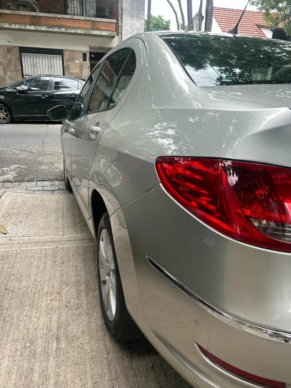 Mira esta publicación de Peugeot 408 2011 en Motordil