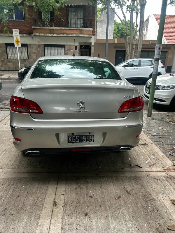 Mira esta publicación de Peugeot 408 2011 en Motordil