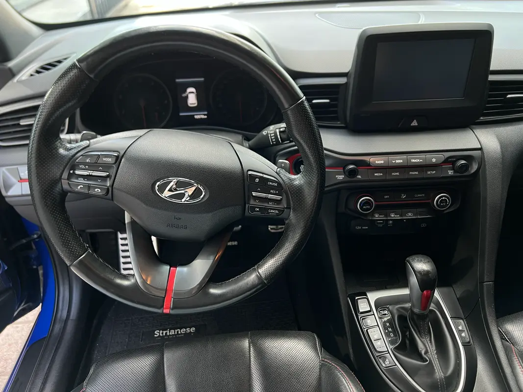 Mira esta publicación de Hyundai Veloster 2019 en Motordil