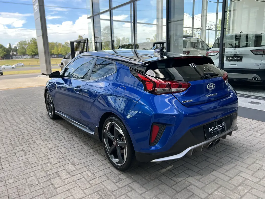 Mira esta publicación de Hyundai Veloster 2019 en Motordil