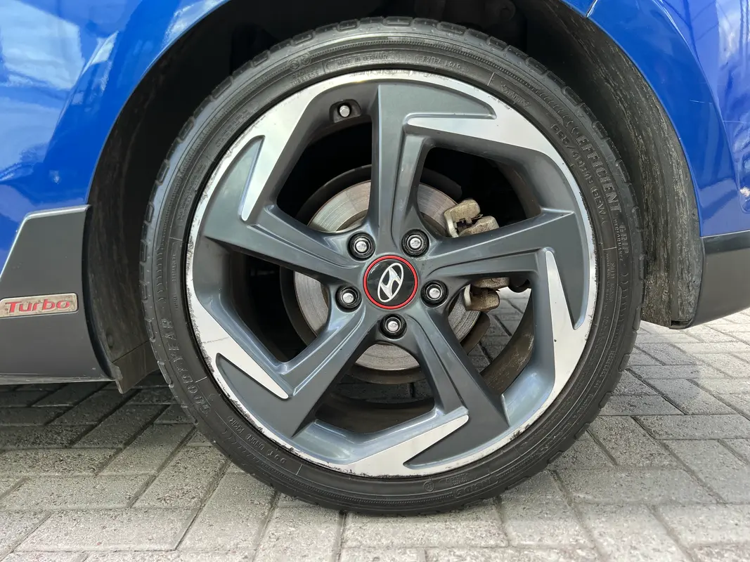 Mira esta publicación de Hyundai Veloster 2019 en Motordil