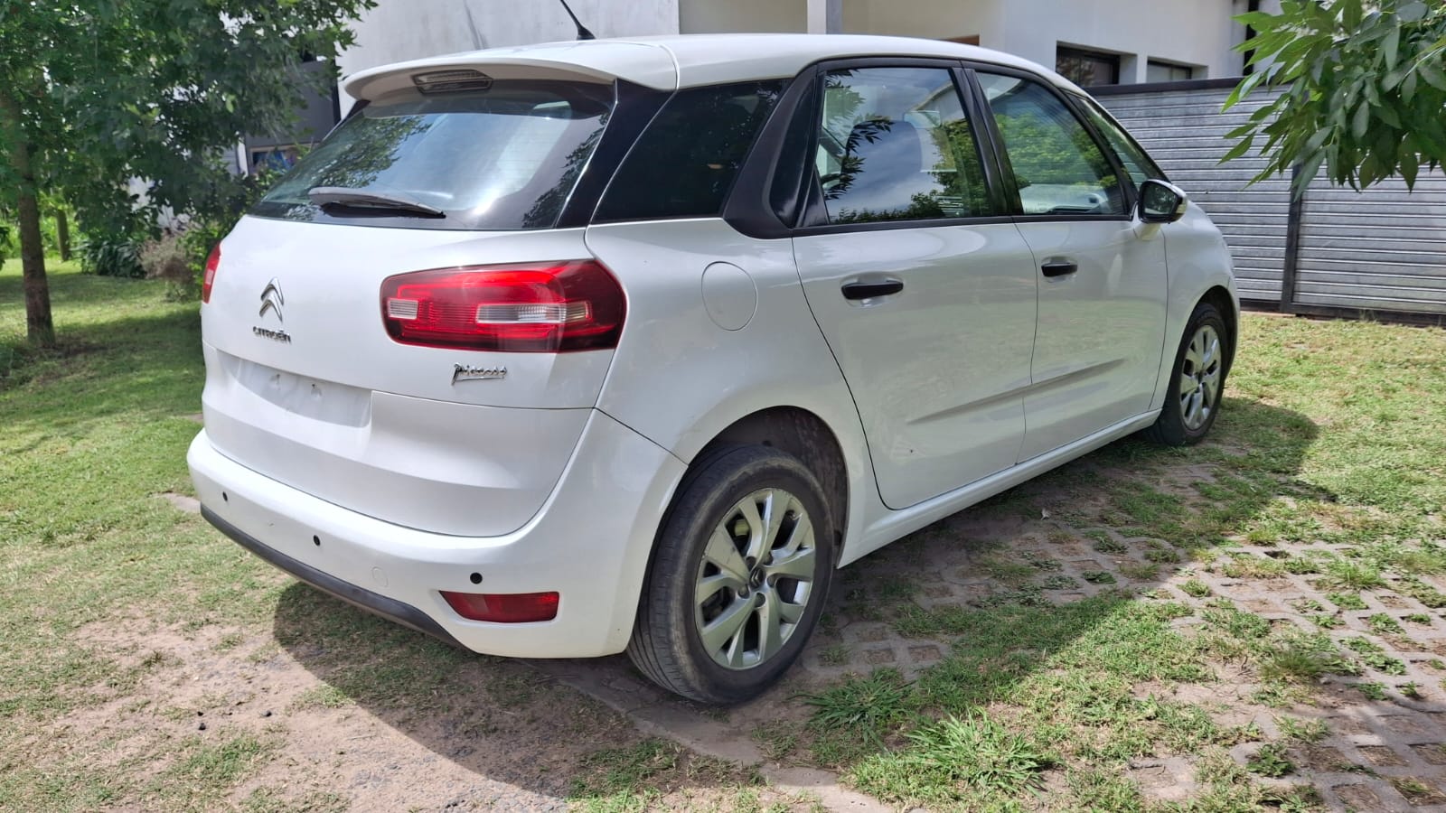 Mira esta publicación de Citroen C 4 Picasso 2014 en Motordil