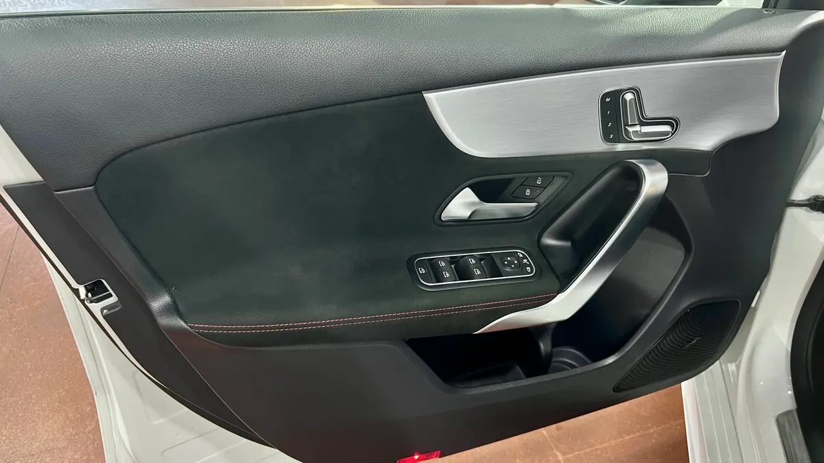 Mira esta publicación de Mercedes Benz Clase A 2021 en Motordil