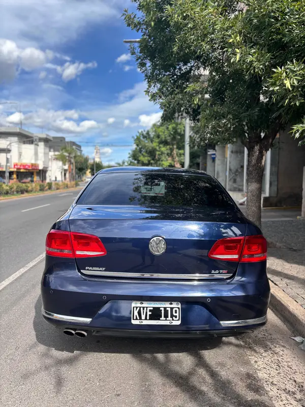 Mira esta publicación de Volkswagen Passat 2012 en Motordil