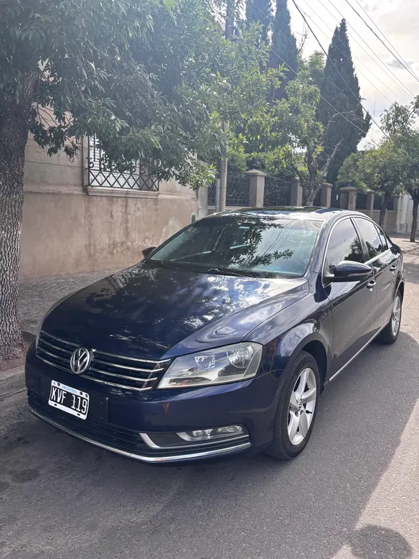 Mira esta publicación de Volkswagen Passat 2012 en Motordil