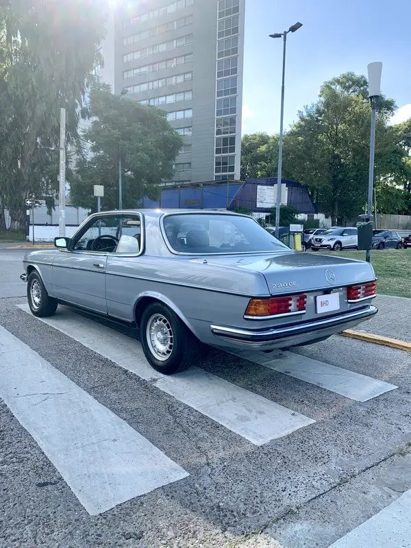 Mira esta publicación de Mercedes Benz 230 1982 en Motordil