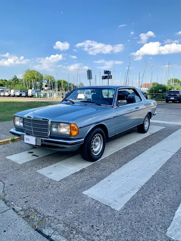 Mira esta publicación de Mercedes Benz 230 1982 en Motordil