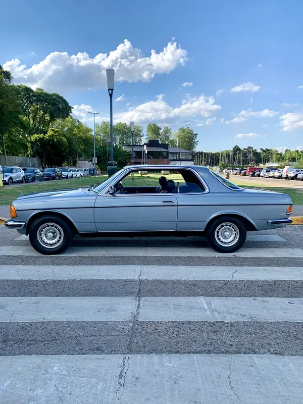 Mira esta publicación de Mercedes Benz 230 1982 en Motordil