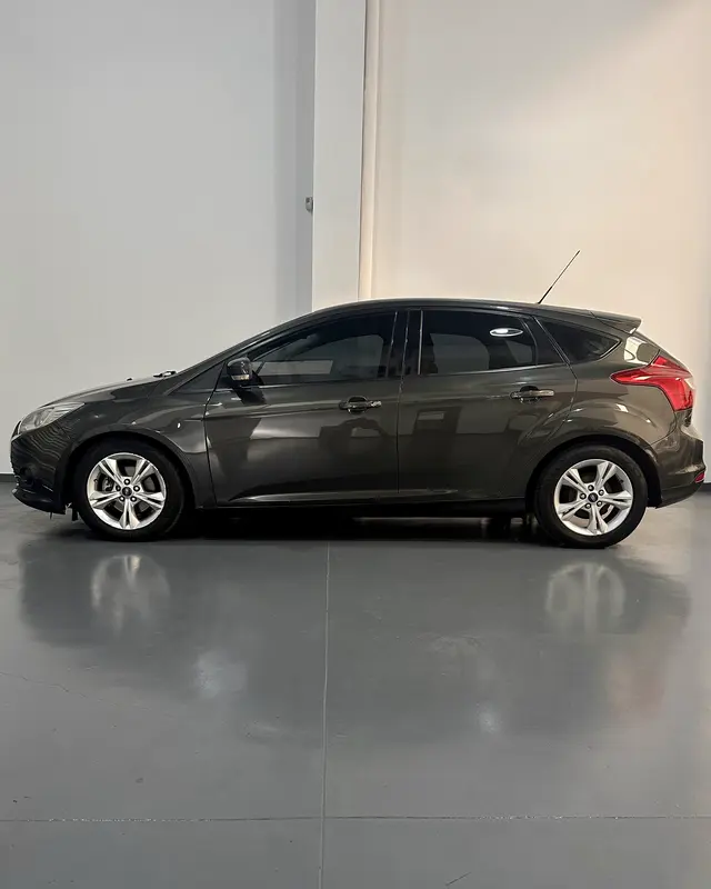 Mira esta publicación de Ford Focus 2014 en Motordil