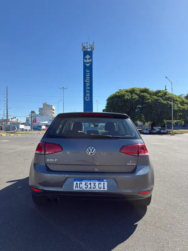 Mira esta publicación de Volkswagen Golf 2018 en Motordil