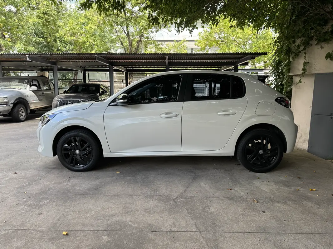 Mira esta publicación de Peugeot 208 2024 en Motordil