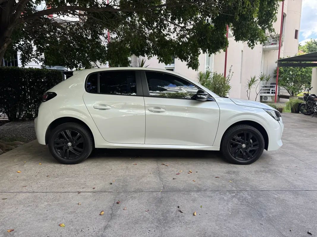 Mira esta publicación de Peugeot 208 2024 en Motordil