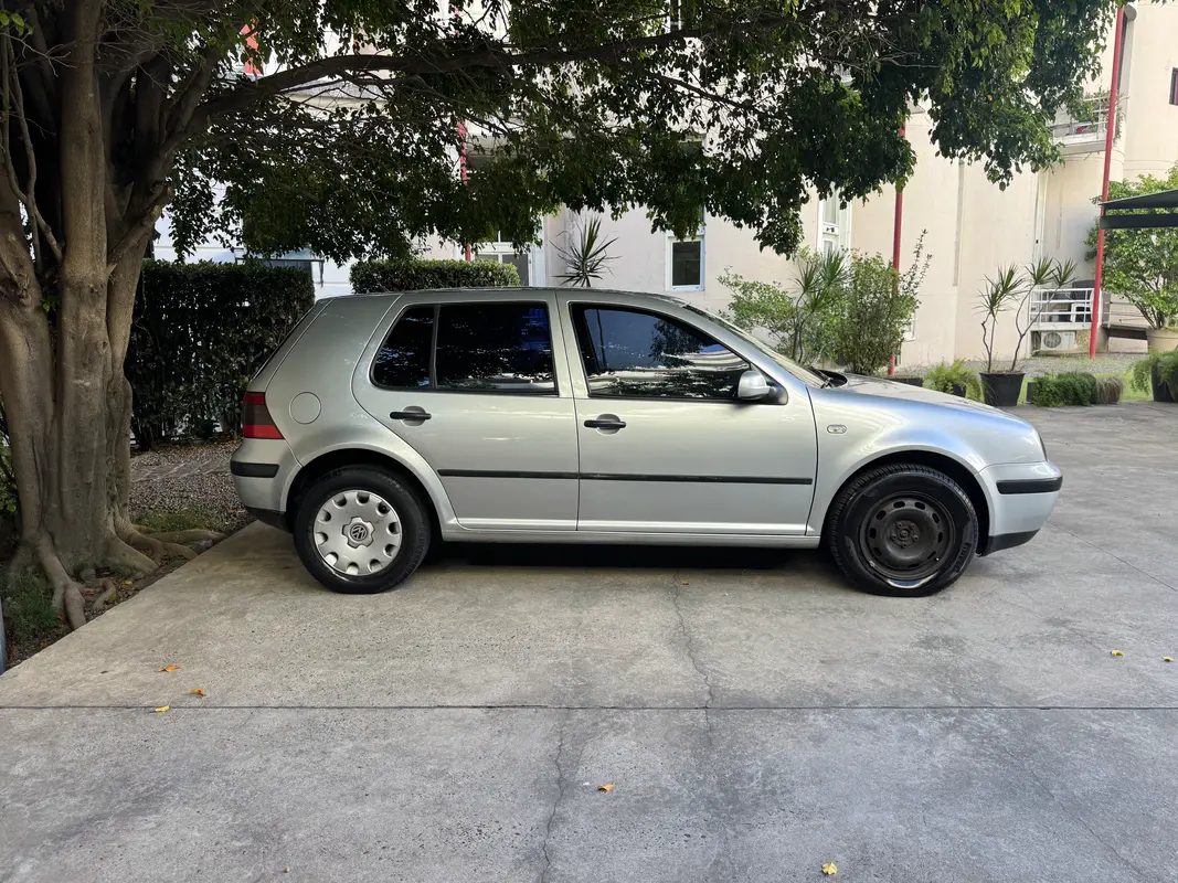 Mira esta publicación de Volkswagen Golf 2006 en Motordil