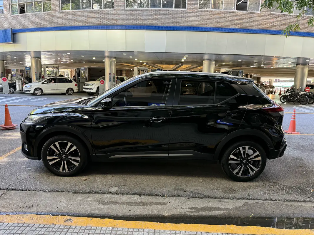 Mira esta publicación de Nissan Kicks 2021 en Motordil