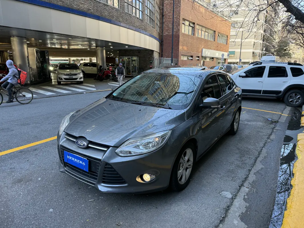 Mira esta publicación de Ford Focus 2015 en Motordil