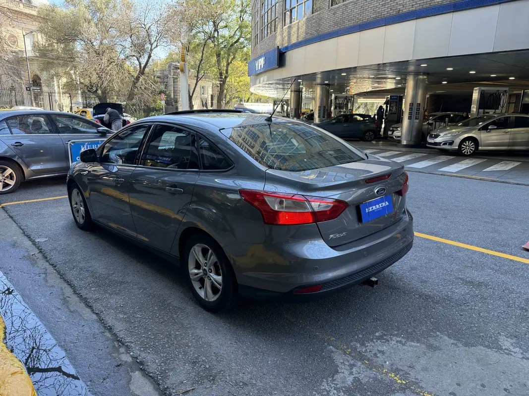 Mira esta publicación de Ford Focus 2015 en Motordil