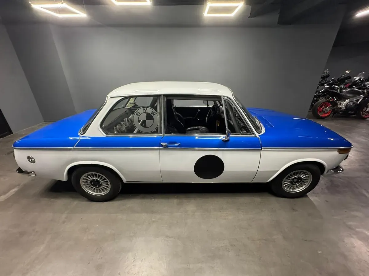Mira esta publicación de BMW 2002 1976 en Motordil