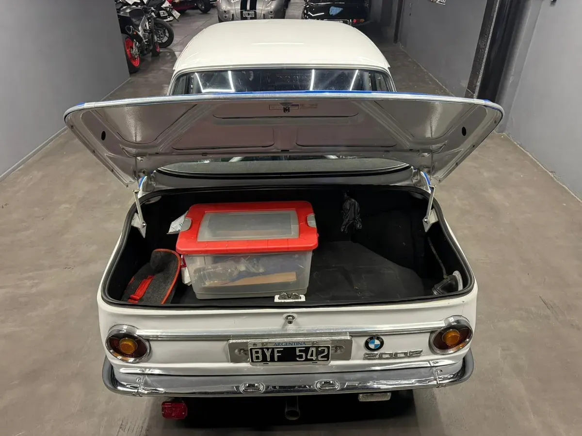 Mira esta publicación de BMW 2002 1976 en Motordil
