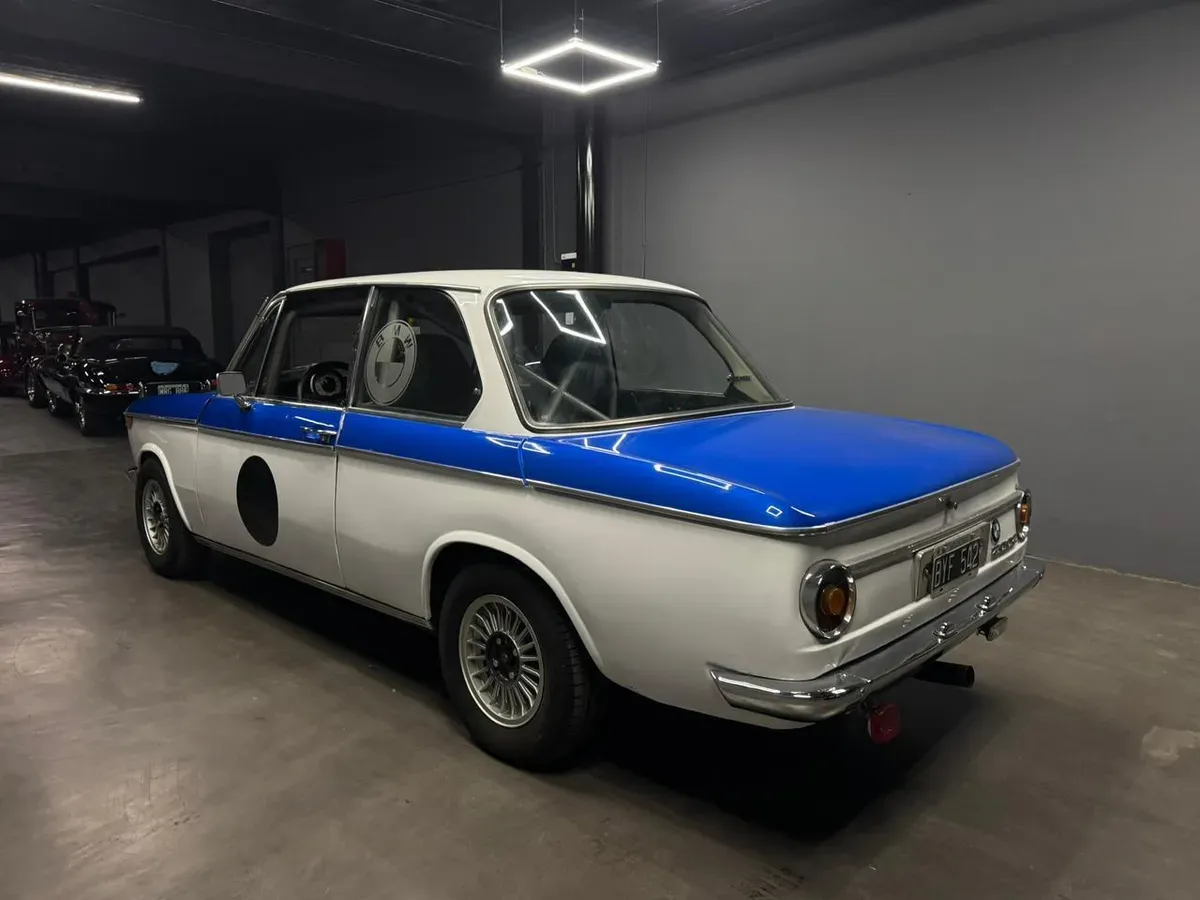 Mira esta publicación de BMW 2002 1976 en Motordil
