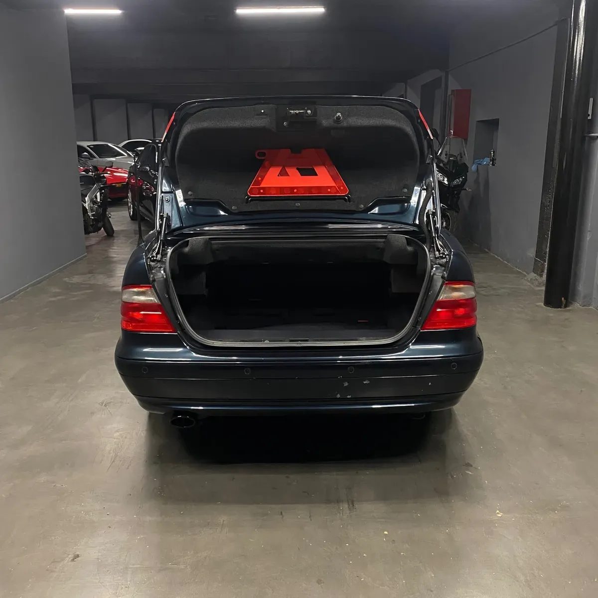 Mira esta publicación de Mercedes Benz CLK 2000 en Motordil