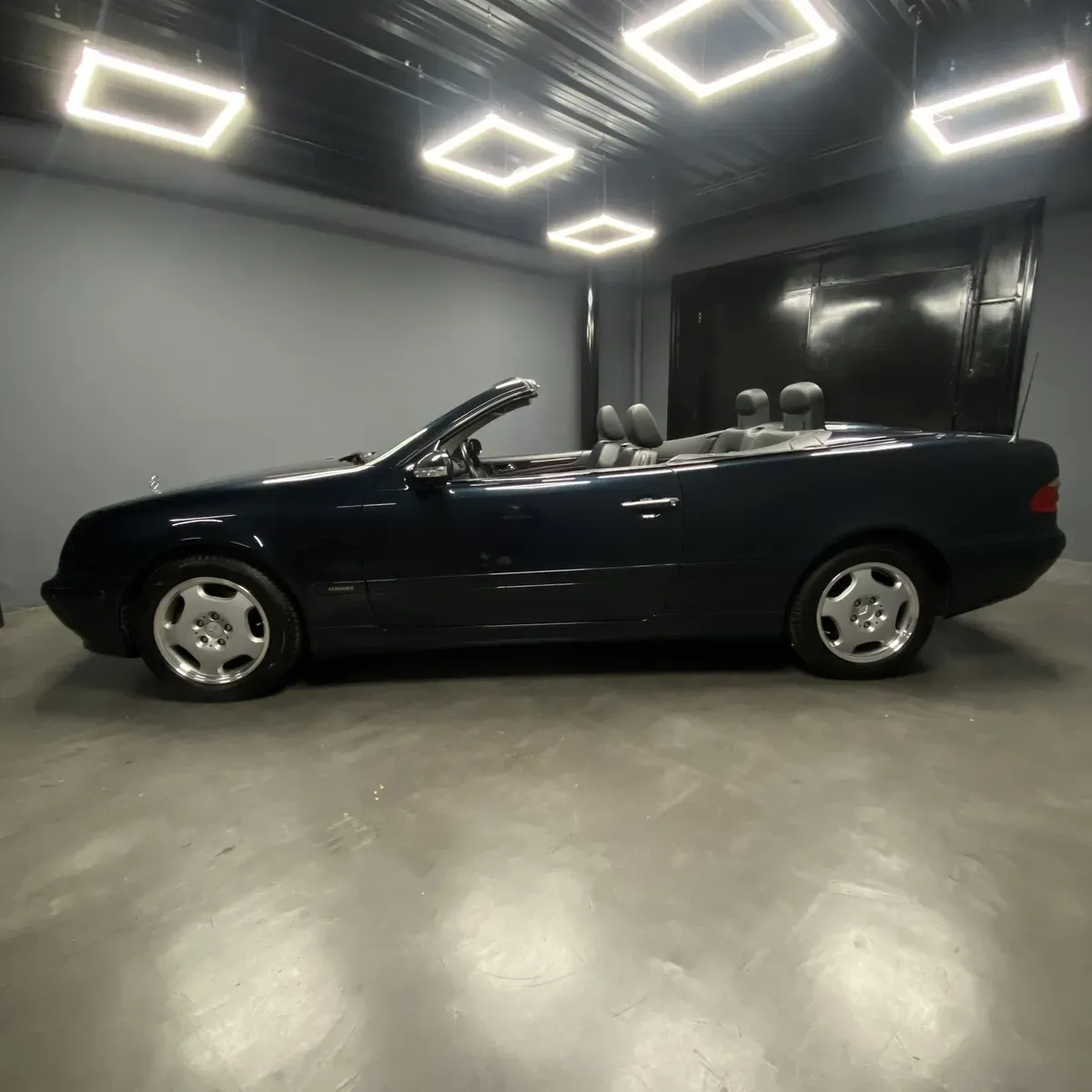 Mira esta publicación de Mercedes Benz CLK 2000 en Motordil