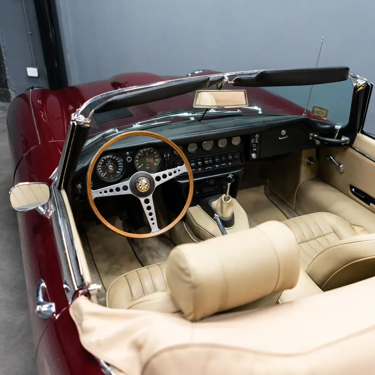 Mira esta publicación de Jaguar E Type Serie 1 1970 en Motordil