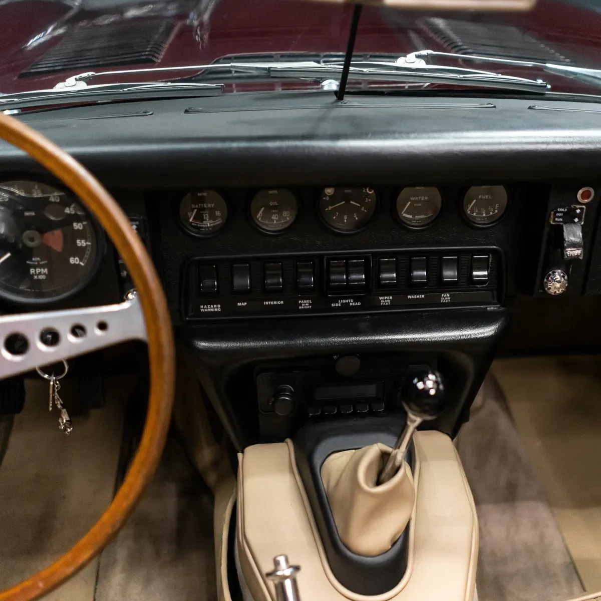 Mira esta publicación de Jaguar E Type Serie 1 1970 en Motordil