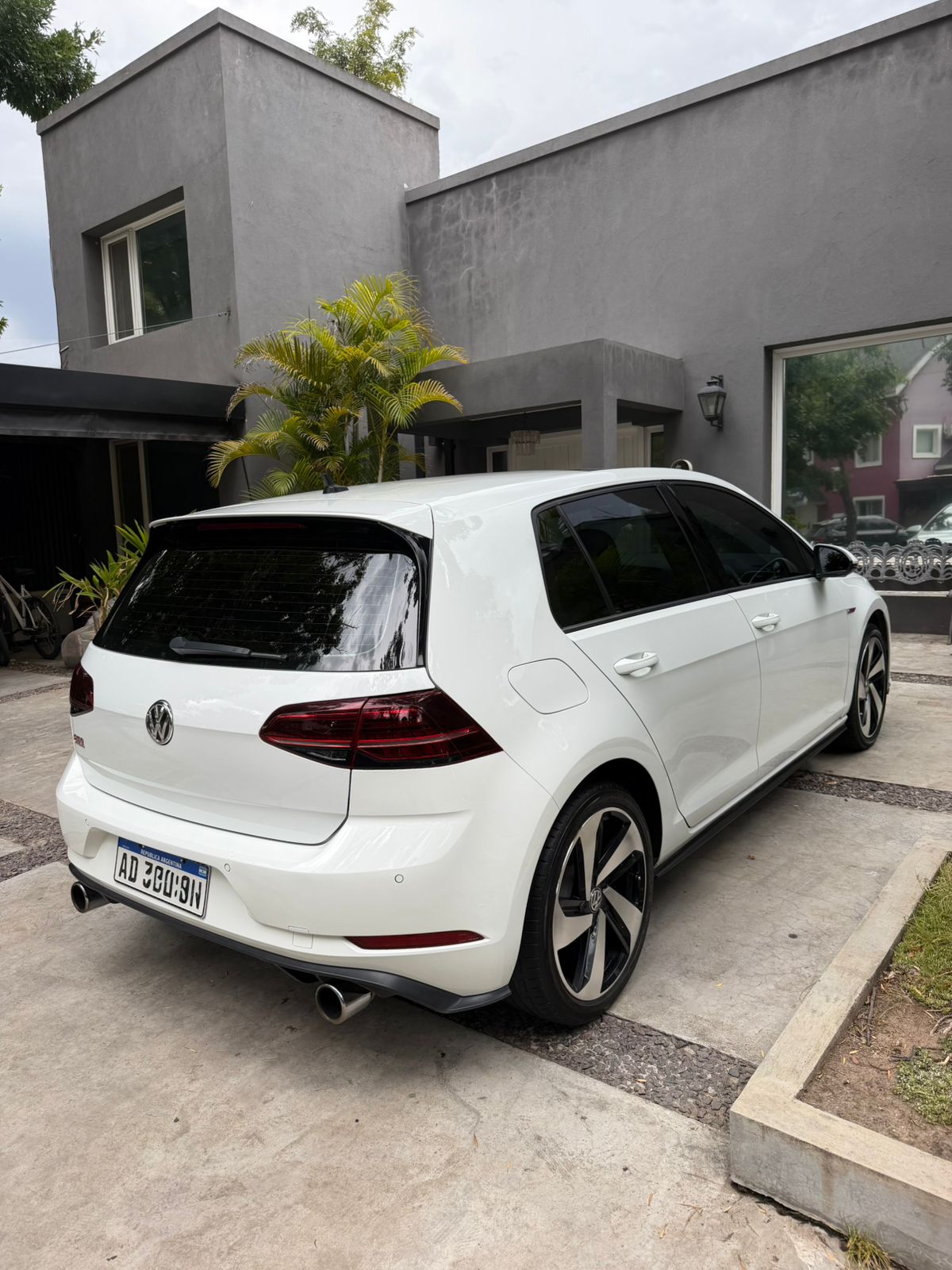 Mira esta publicación de Volkswagen Golf 2018 en Motordil