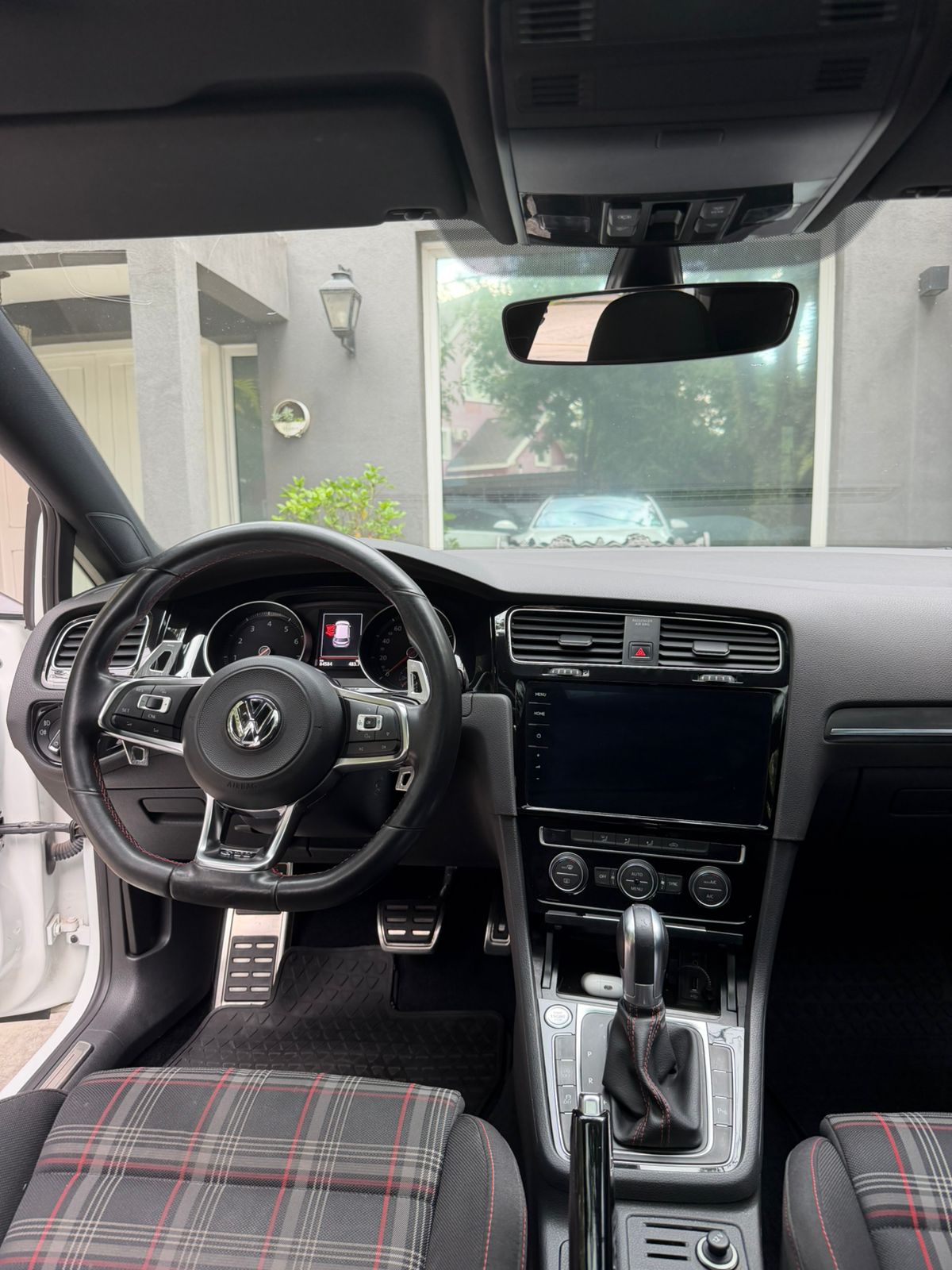 Mira esta publicación de Volkswagen Golf 2018 en Motordil