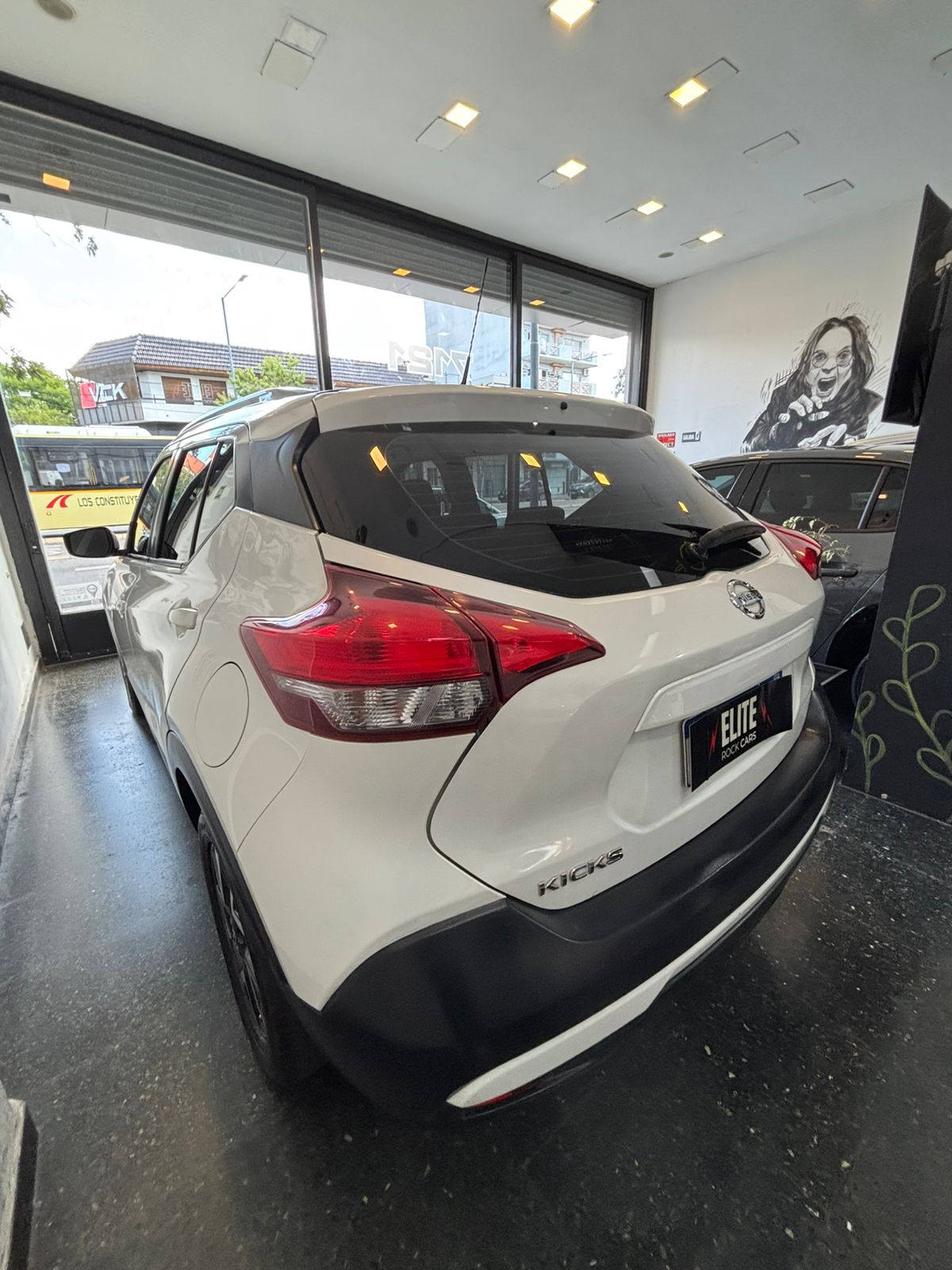 Mira esta publicación de Nissan Kicks 2018 en Motordil