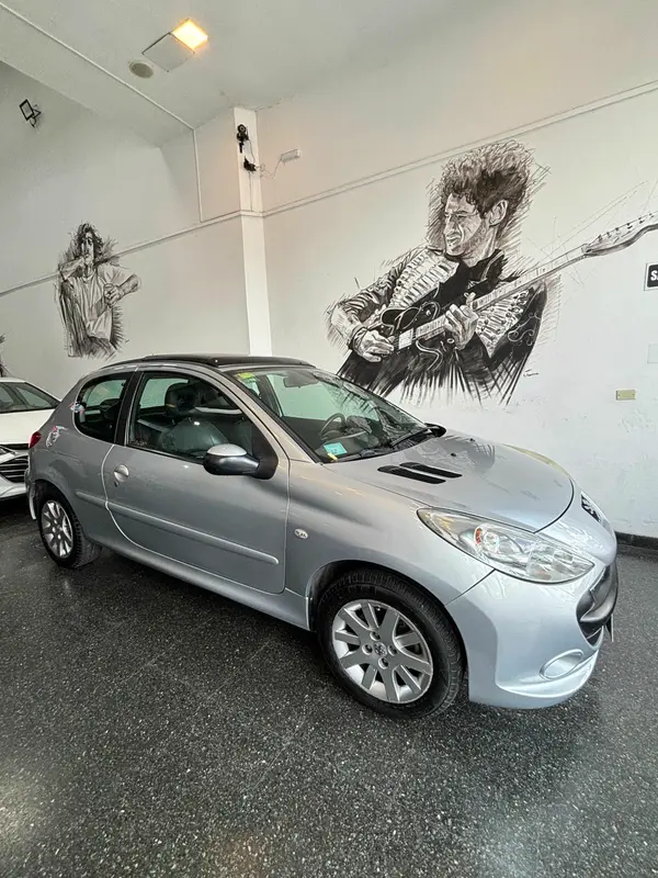 Mira esta publicación de Peugeot 207 Compact 2011 en Motordil