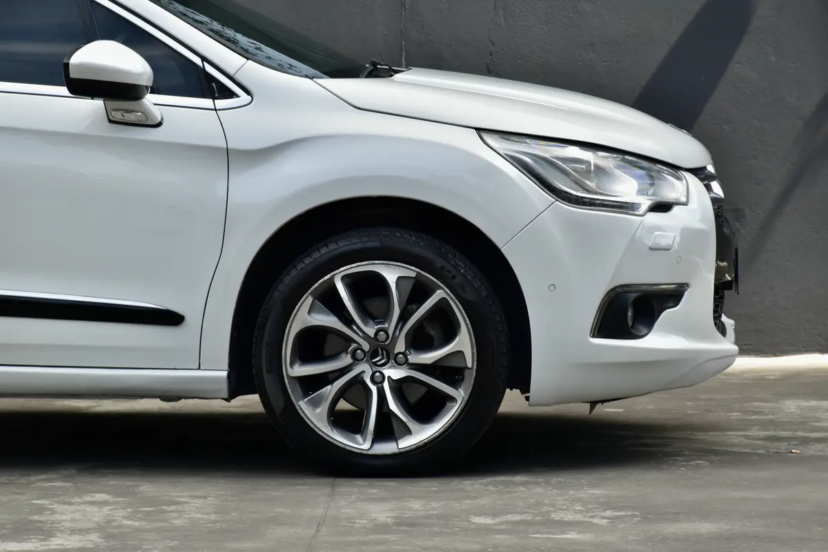 Mira esta publicación de Ds Automobiles DS4 2013 en Motordil