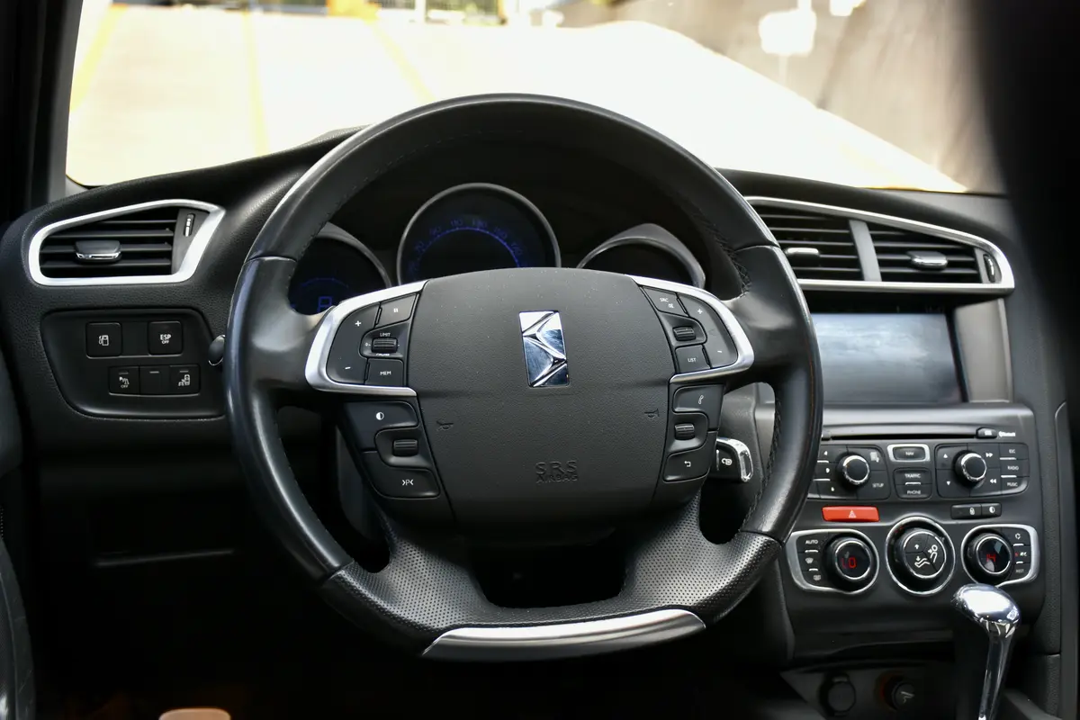 Mirá esta publicación de Ds Automobiles DS4