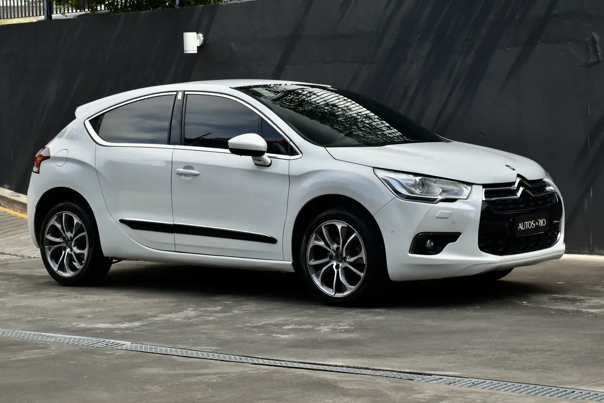 Mira esta publicación de Ds Automobiles DS4 2013 en Motordil