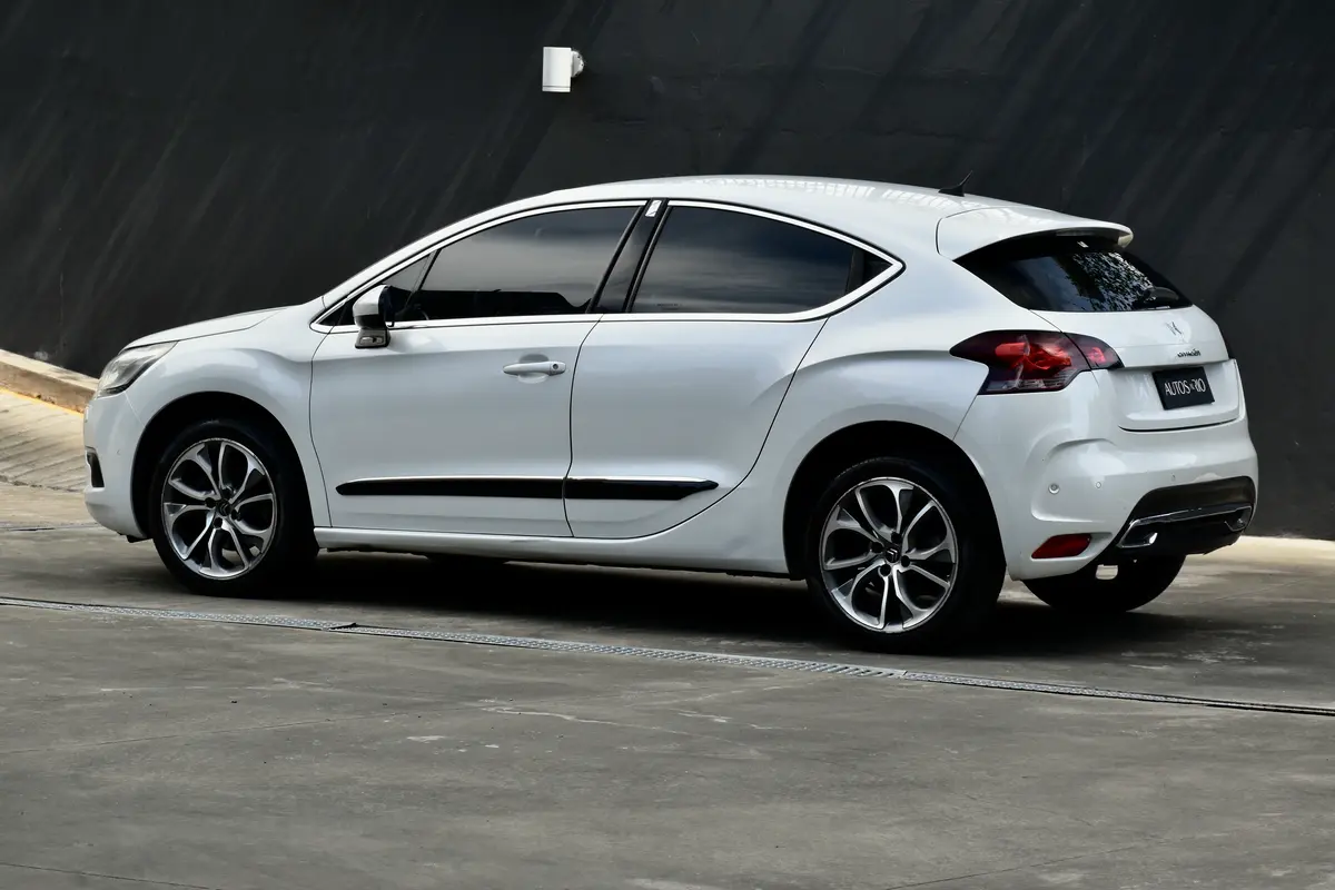 Mira esta publicación de Ds Automobiles DS4 2013 en Motordil