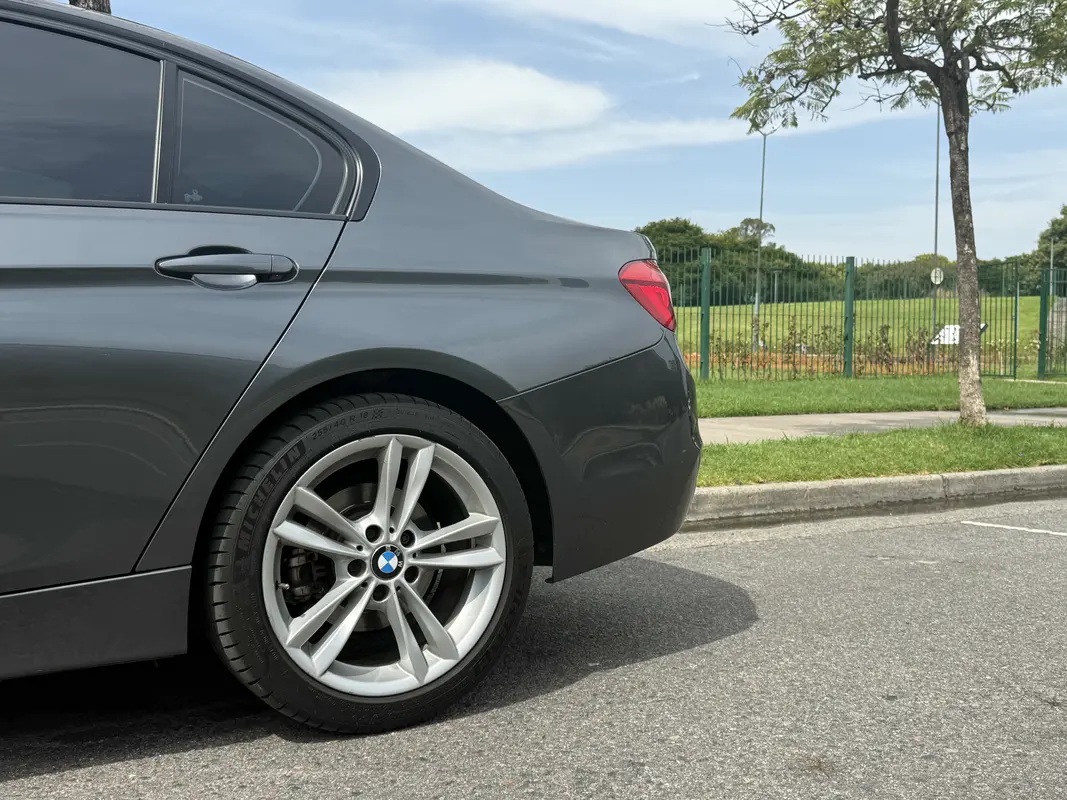 Mira esta publicación de BMW Serie 3 2016 en Motordil