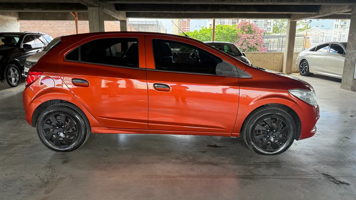 Mira esta publicación de Chevrolet Onix 2013 en Motordil