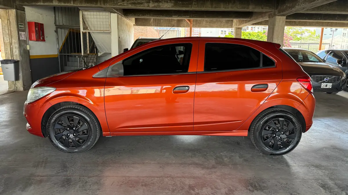 Mira esta publicación de Chevrolet Onix 2013 en Motordil