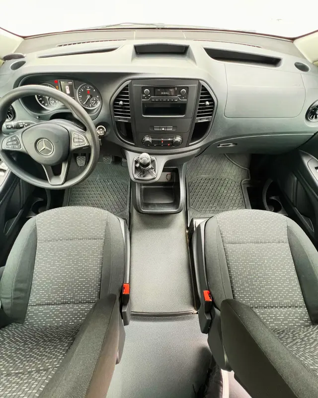 Mira esta publicación de Mercedes Benz Vito 2021 en Motordil